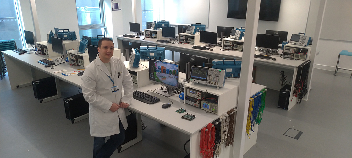 Coventry University chooses Tektronix entry scope, Keithley Instruments and TekScope for Teaching Laboratory