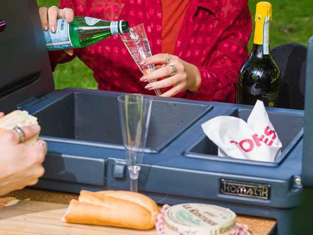 Cool box transforms into dining table to make picnicking even more social