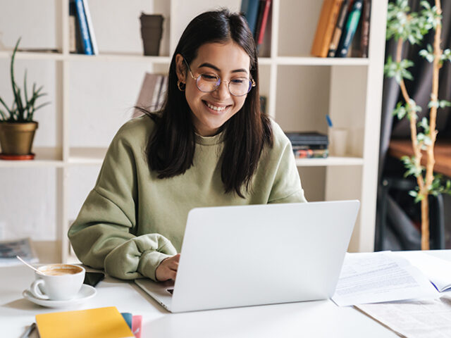 Record number of young UK applications for computing courses