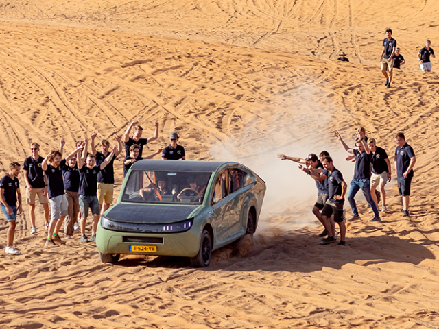 Solar-powered off-road car completes 1,000km Sahara journey