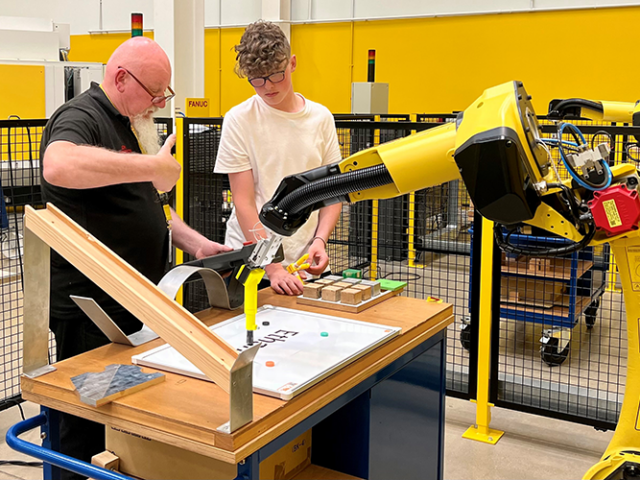 FANUC supports government’s drive to invest in apprenticeships