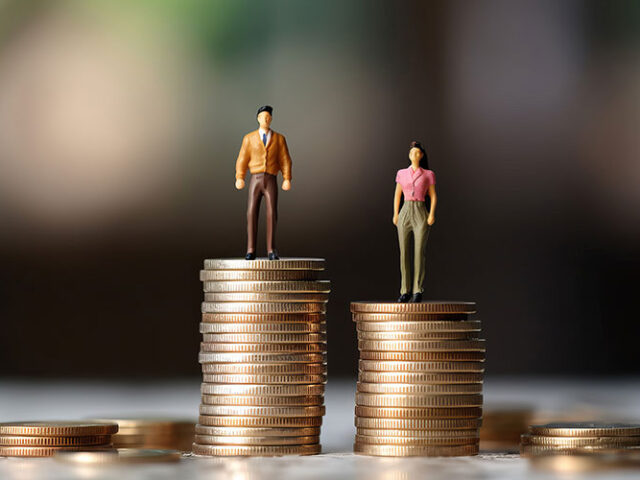 Gender pay gap hits graduates from day one